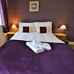 Seasons Rest 3* Windermere