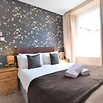 Seasons Rest 3* Windermere